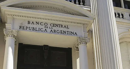 Los límites al acceso de dólares para importar se extienden hasta el 31 de diciembre